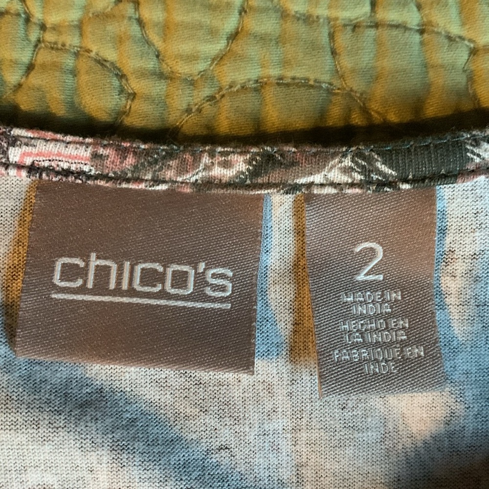Chico’s 3/4 Sleeve Top with Scoop Neck Size Large - Picture 6 of 14